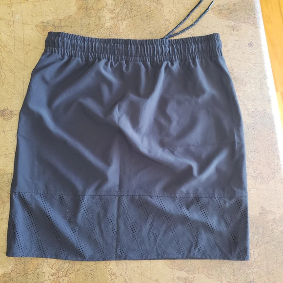 *JOE FRESH skirt black  size small - Picture 2 of 6